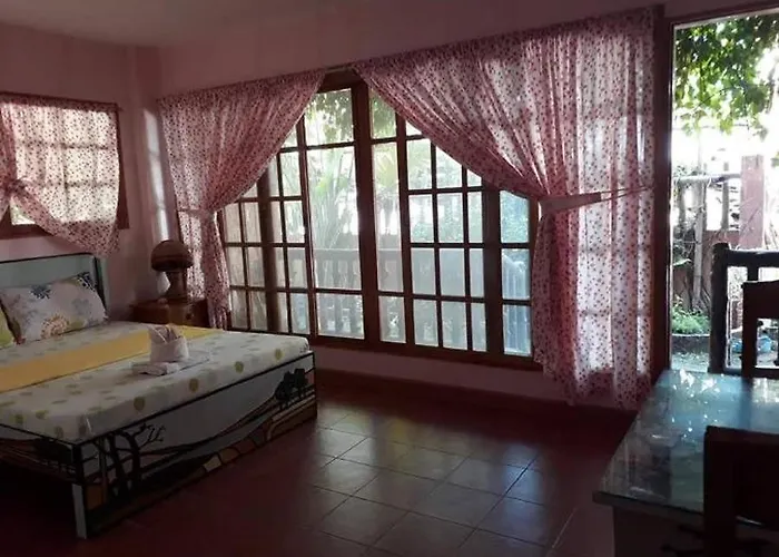 Casa Moanna Bed & Breakfast Pooc